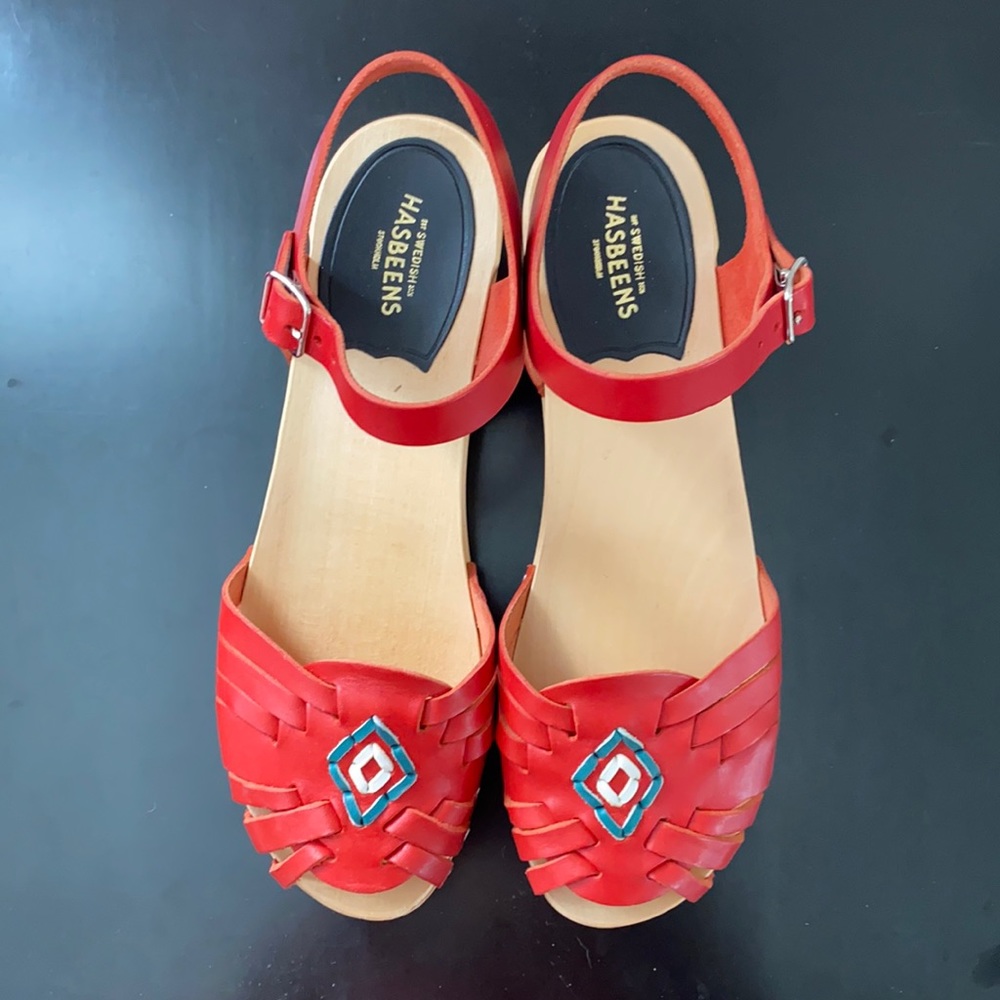 Hasbeen clogs red leather with native detail sz 8